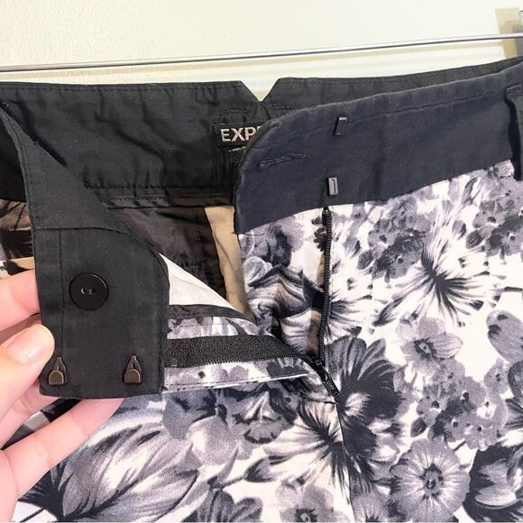 Express Womens Floral Print Columnist Cropped Pants White Black Size 10R - Picture 7 of 16